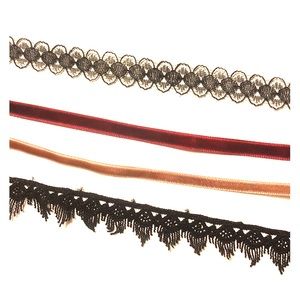Set of Chokers